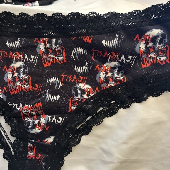 Morvia 1pc Black lace trim goth Skater Emo panties XL Black Skull & Red Letters - Picture 6 of 7